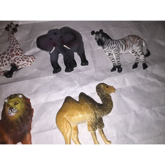 Set of 7 Vintage Zoo/Wild Animal Magnets- Giraffes, Elephant, Gorilla/Ape, Camel - Picture 6 of 10